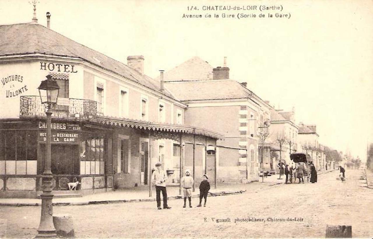 Hotel De La Gare Chateau-du-Loir Exterior photo